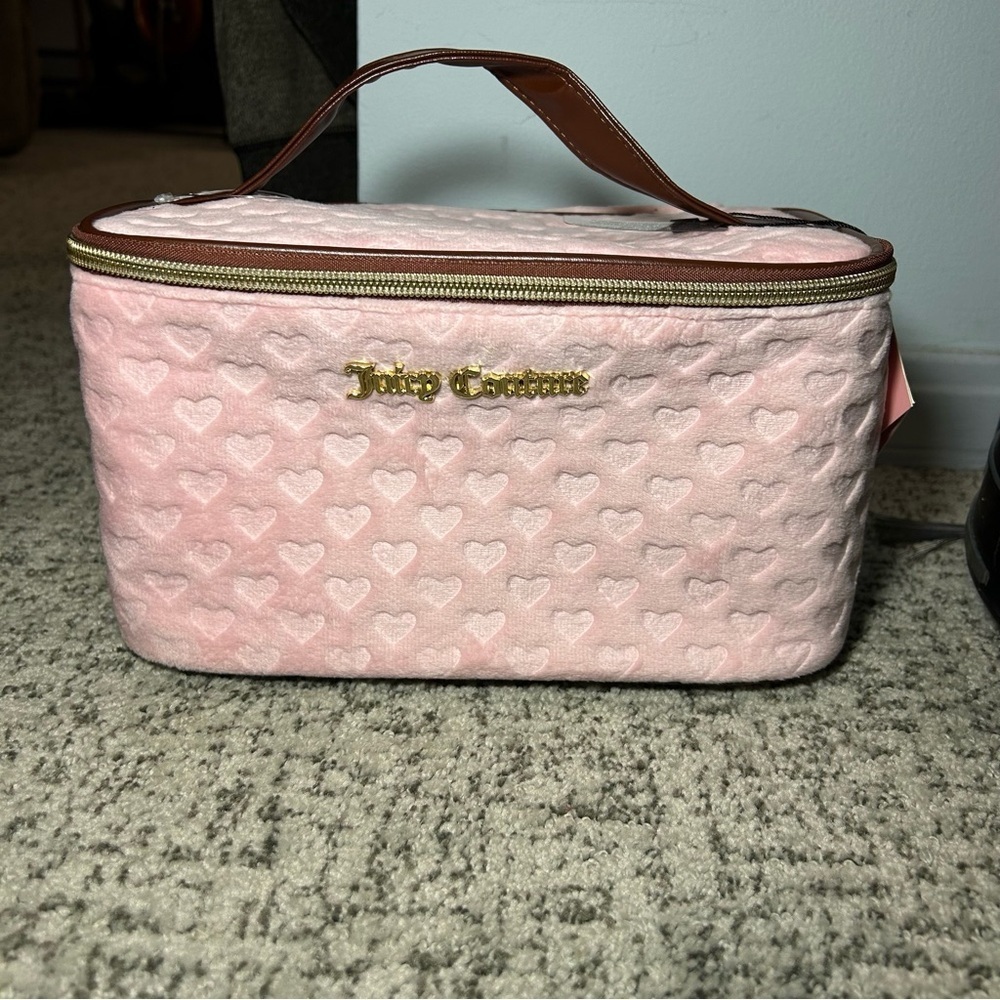 NWT Juicy Couture Baby Pink Velour Heart Print Zip-Up Cosmetic Travel Bag